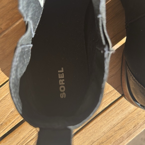Womens Sorel size 10.5 short, black waterproof boots - Picture 4 of 6